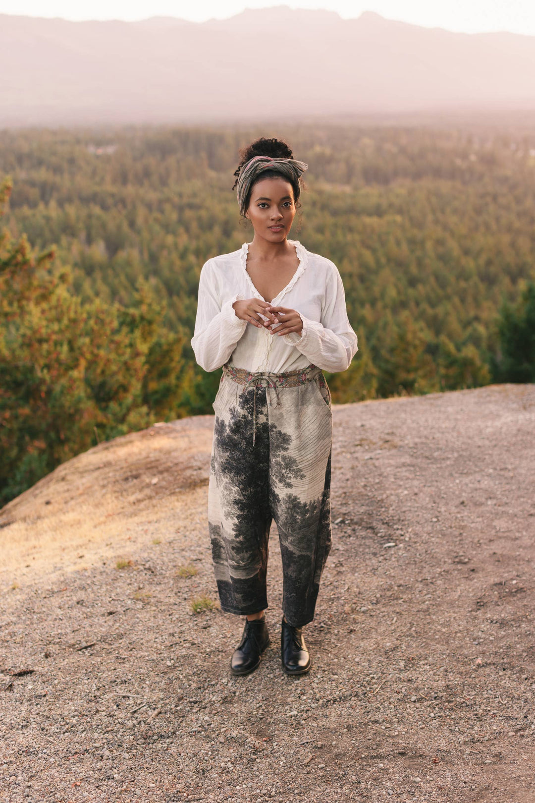 Market of Stars (Worldwide) - Still I Rise Linen Cropped Artist Pant w/ Sunrise, Woman