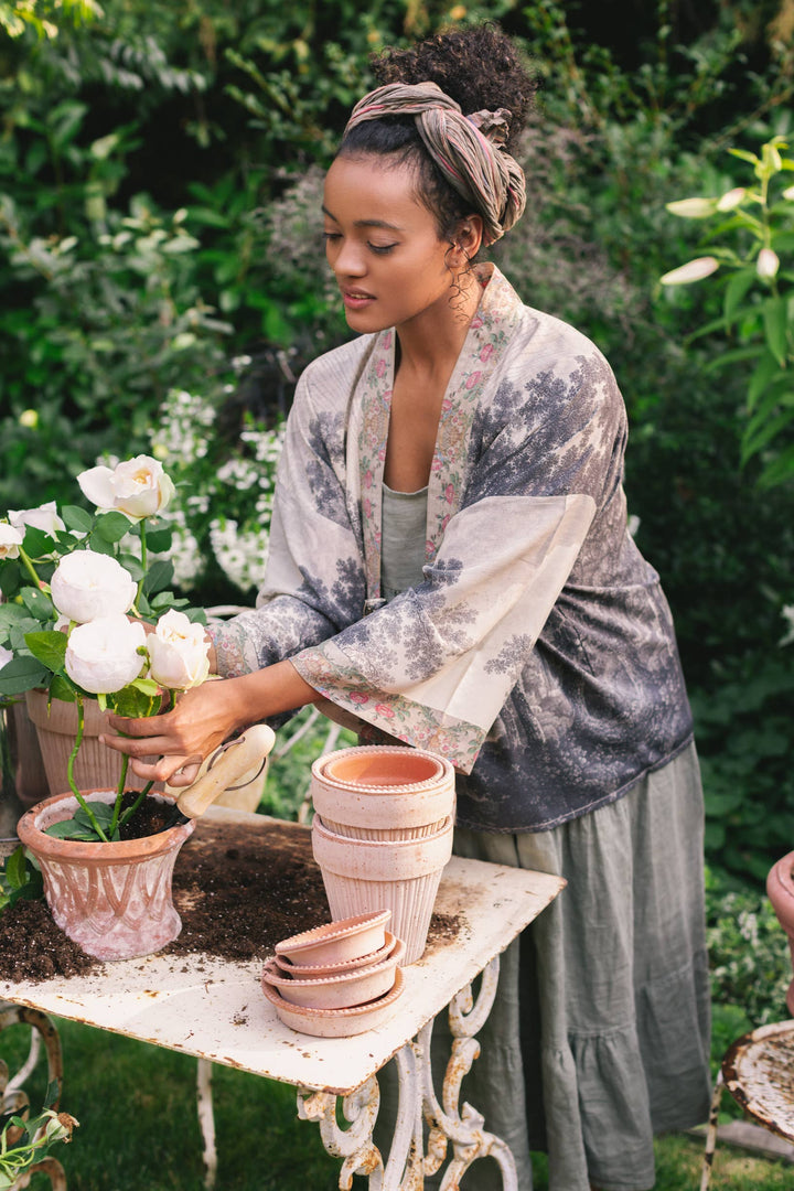 Market of Stars (Worldwide) - Still I Rise Pixie Duster Cropped Kimono w Sunrise Woman