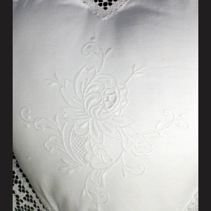 Heart Pillow Satin Stitch Chrysanthemum