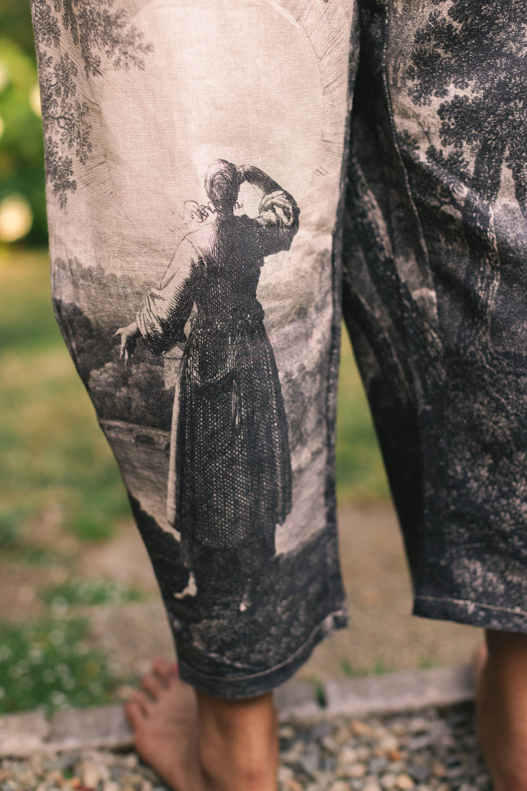 Market of Stars (Worldwide) - Still I Rise Linen Cropped Artist Pant w/ Sunrise, Woman