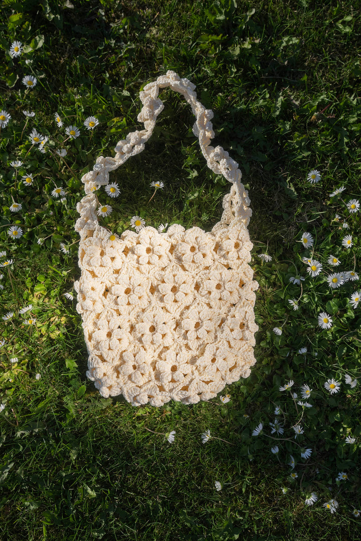 Janzy - White Floral Crochet Tote
