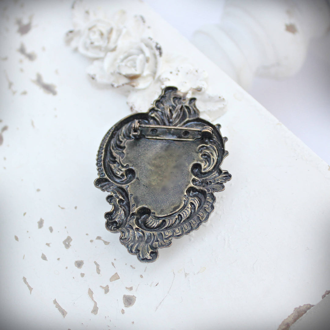 Circa 1890 - Black and Ivory Art Nouveau Cameo Brooch /Pendant
