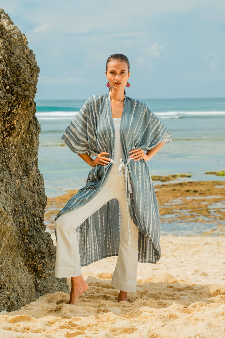 Suzie Blue Canada - Bone Tie Dye Kimono - Grey & White