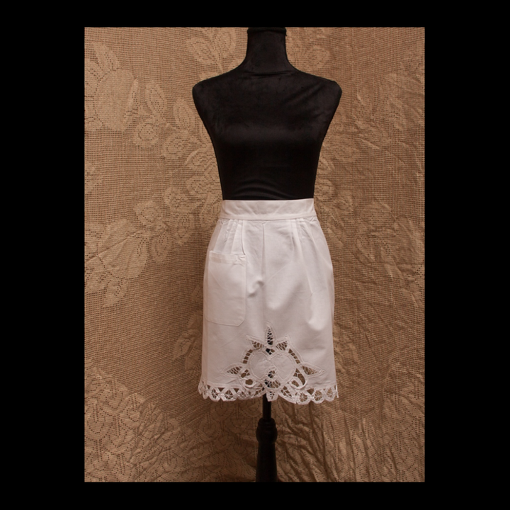 Eastern Sunrise Lace And Linens Inc. - Battenburg Waist Apron with Lace Apple Motif