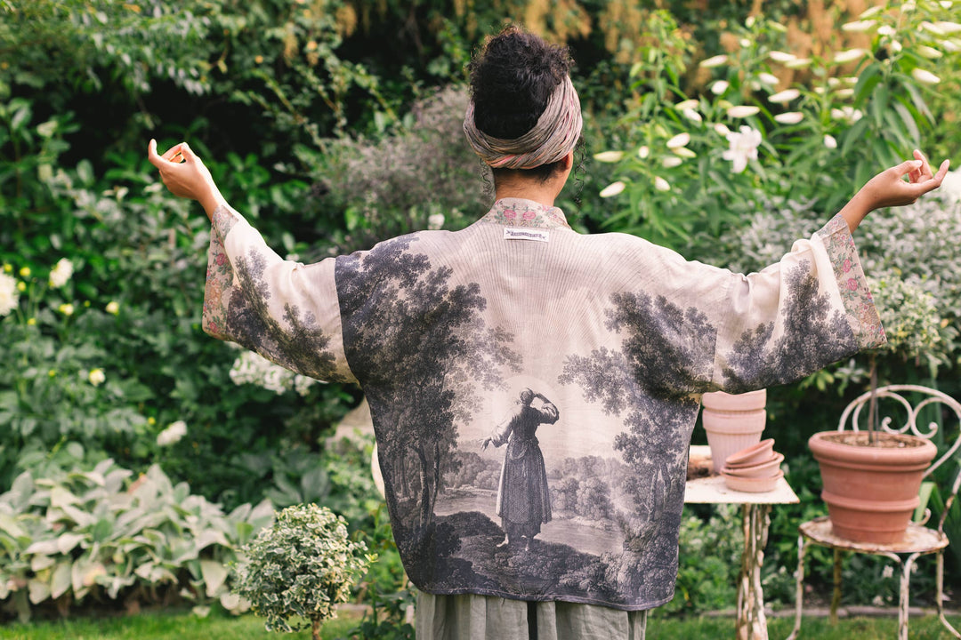 Market of Stars (Worldwide) - Still I Rise Pixie Duster Cropped Kimono w Sunrise Woman