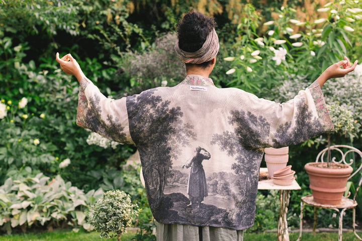 Market of Stars (Worldwide) - Still I Rise Pixie Duster Cropped Kimono w Sunrise Woman