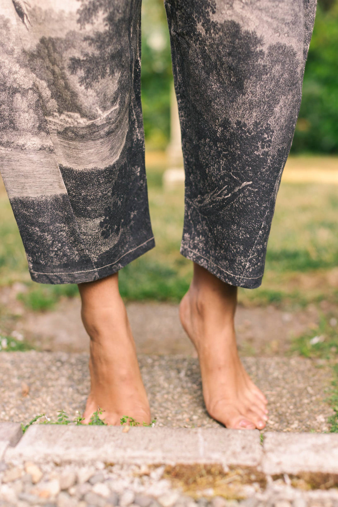 Market of Stars (Worldwide) - Still I Rise Linen Cropped Artist Pant w/ Sunrise, Woman