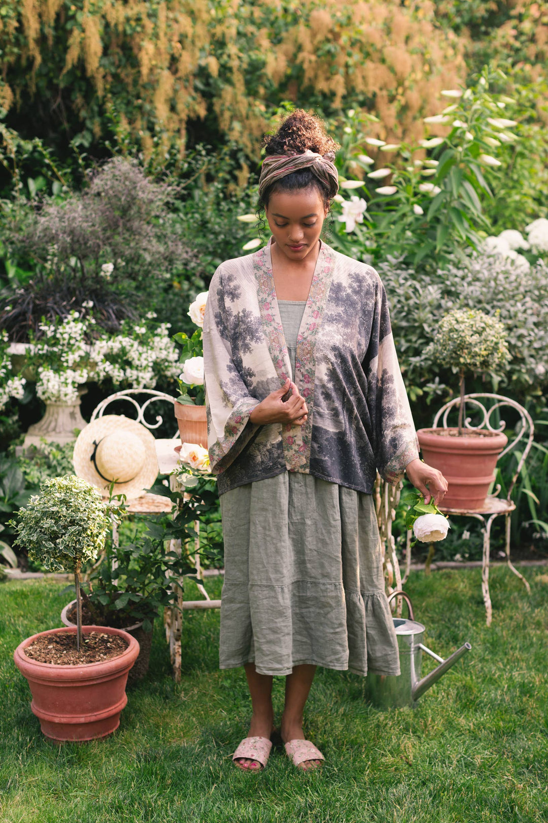 Market of Stars (Worldwide) - Still I Rise Pixie Duster Cropped Kimono w Sunrise Woman
