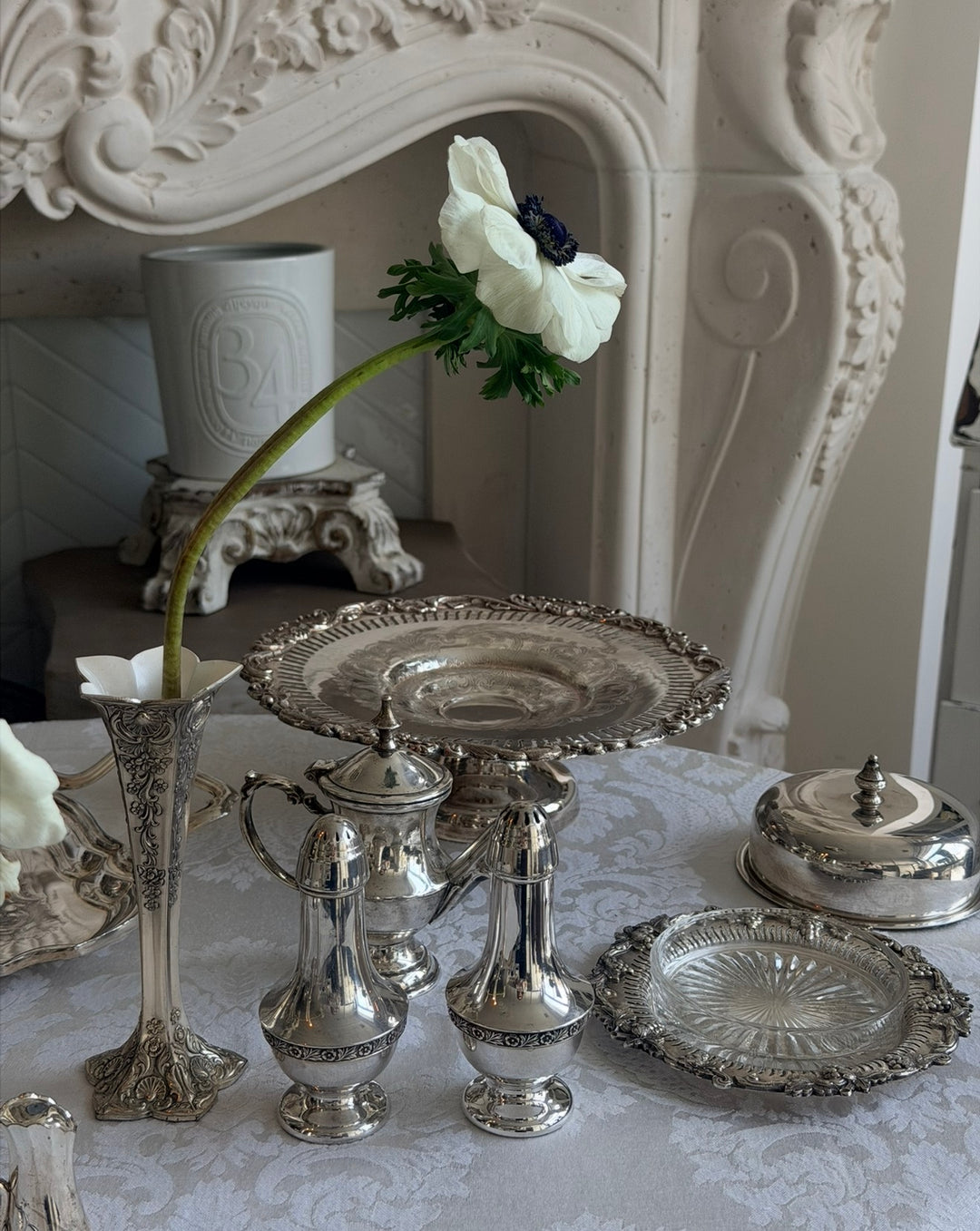 Assorted petit silver items