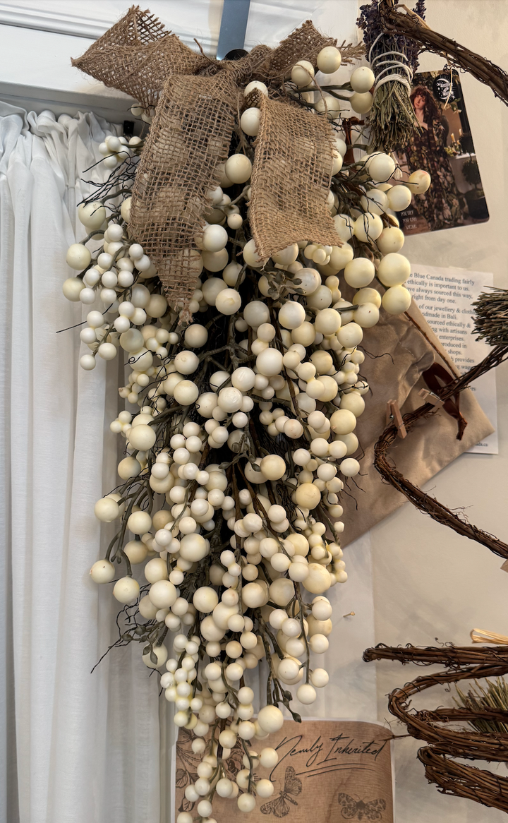 White Berry Teardrop Spray 28"