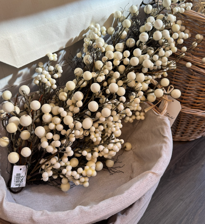 White Berry Teardrop Spray 28"