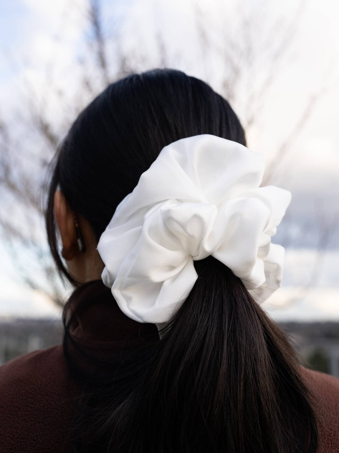 Janzy - White Silk Oversized Scrunchie
