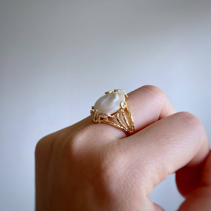 iBijoux - Organic Baroque Pearl Statement Ring (1R06b)