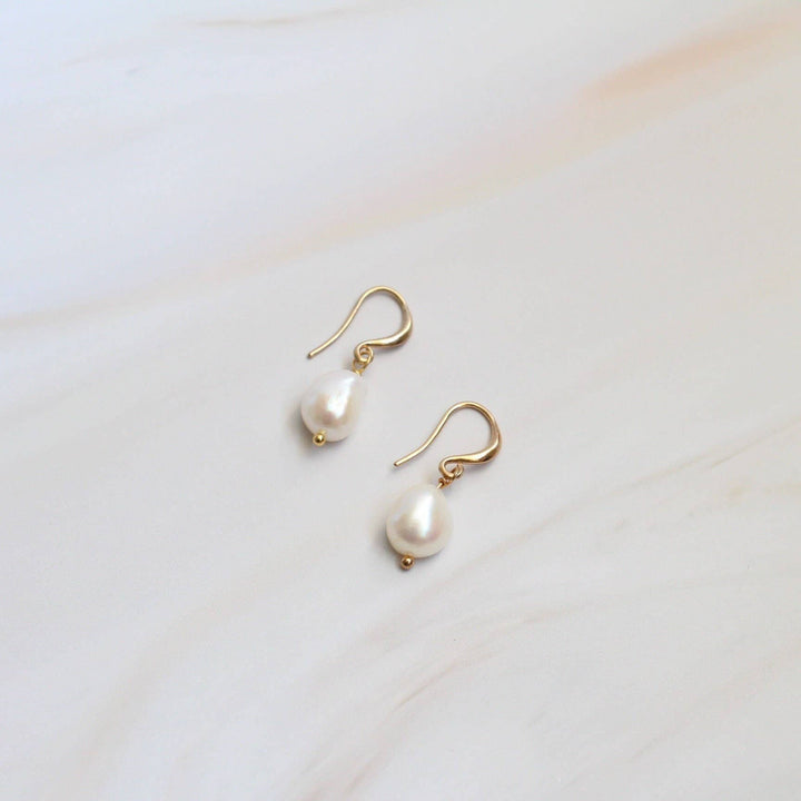 iBijoux - Minimal Freshwater Pearl Dangle Earrings (1E04a)