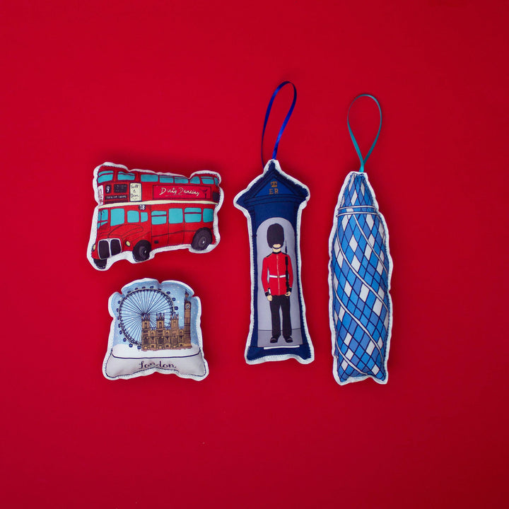 Creationzbycatherine Catherine - London telephone booth ornament