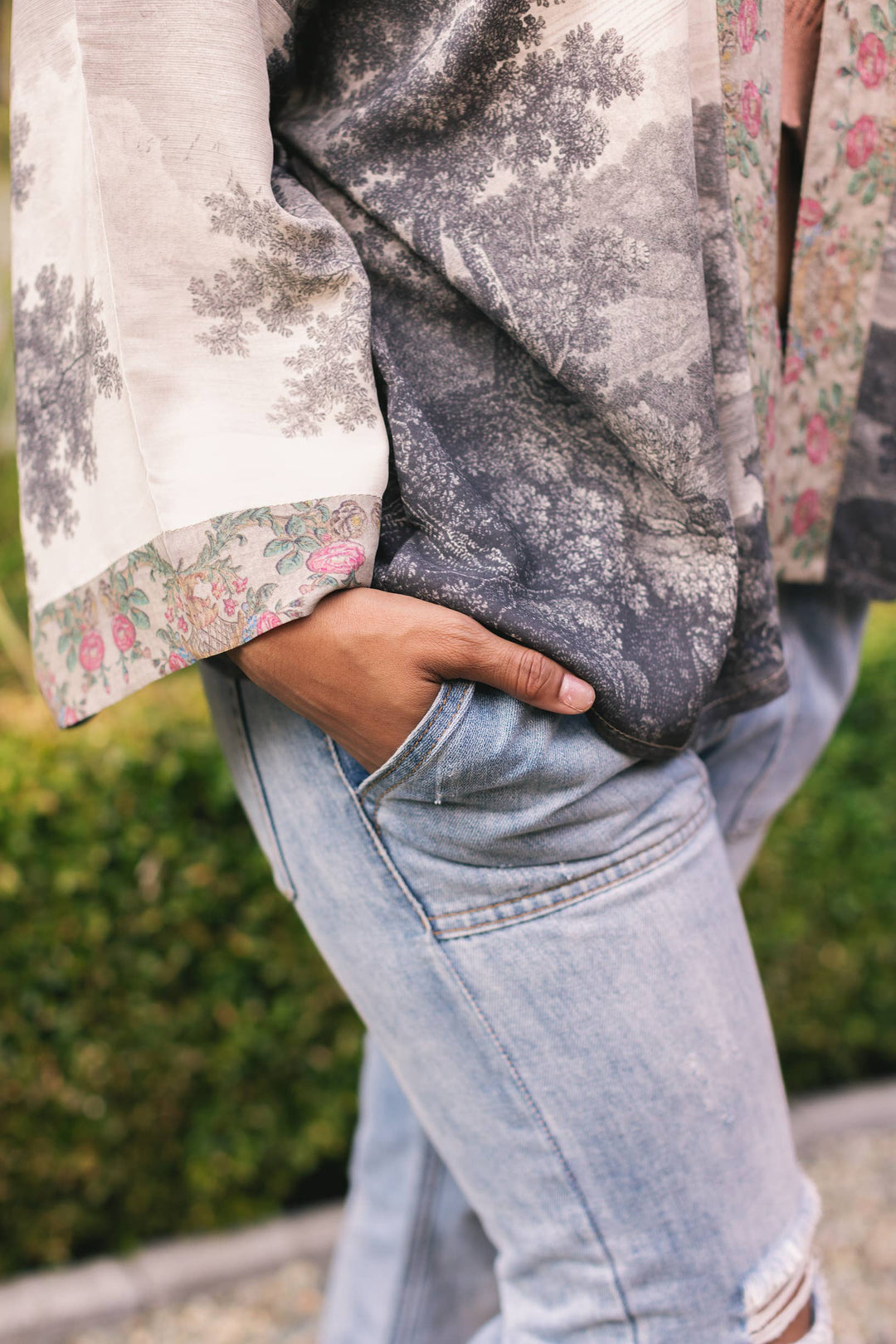 Market of Stars (Worldwide) - Still I Rise Pixie Duster Cropped Kimono w Sunrise Woman