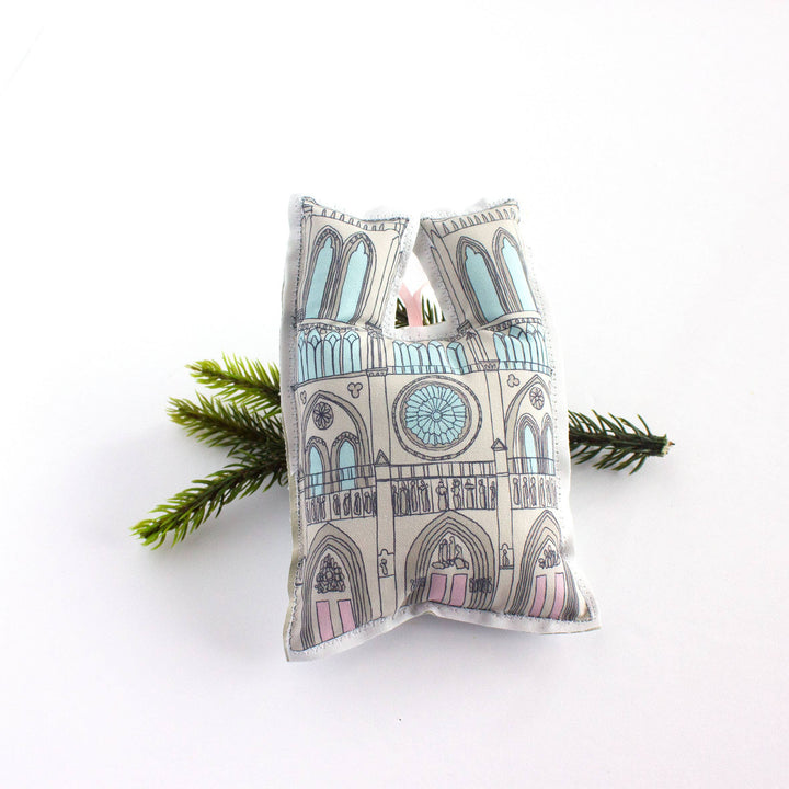 Creationzbycatherine Catherine - Notre Dame de Paris, ornament