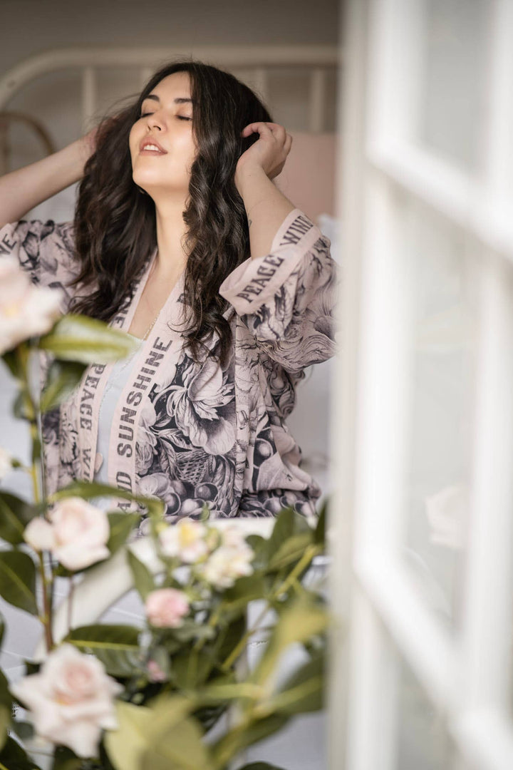 Market of Stars (Worldwide) - Peace Wine & Sunshine Pixie Duster Cropped Kimono Blush