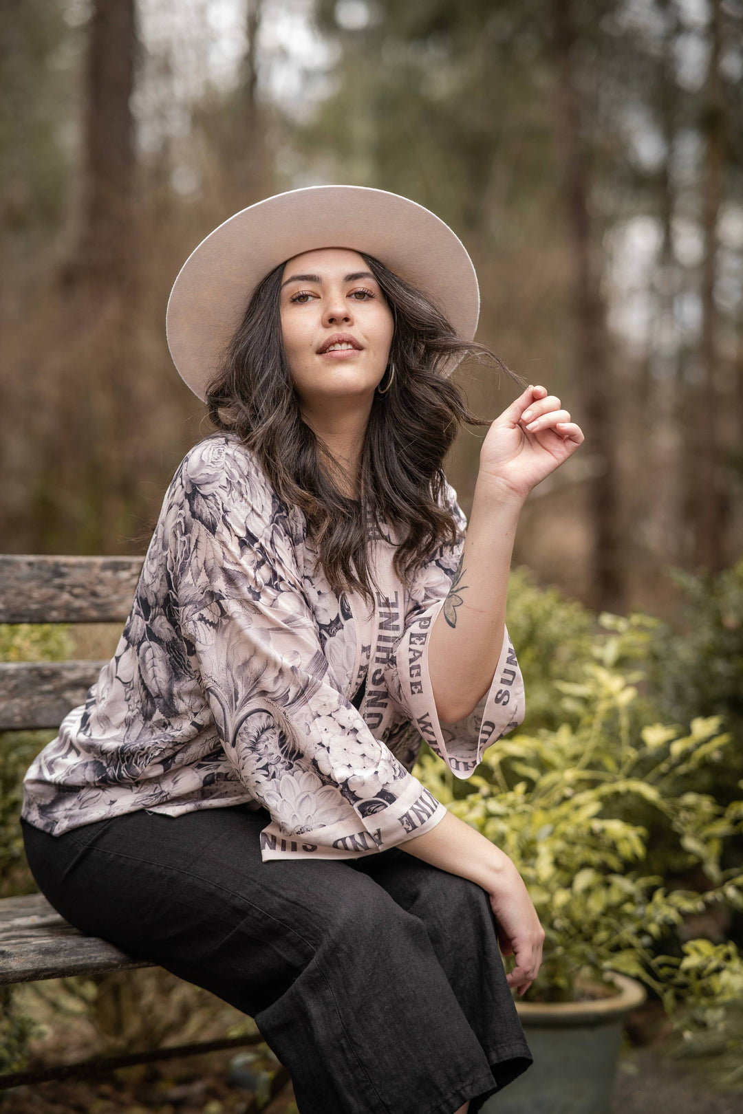 Market of Stars (Worldwide) - Peace Wine & Sunshine Pixie Duster Cropped Kimono Blush