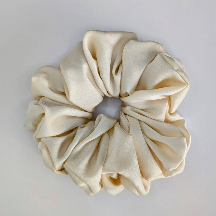 Janzy - Like Butter Off White Silk Oversized Scrunchie